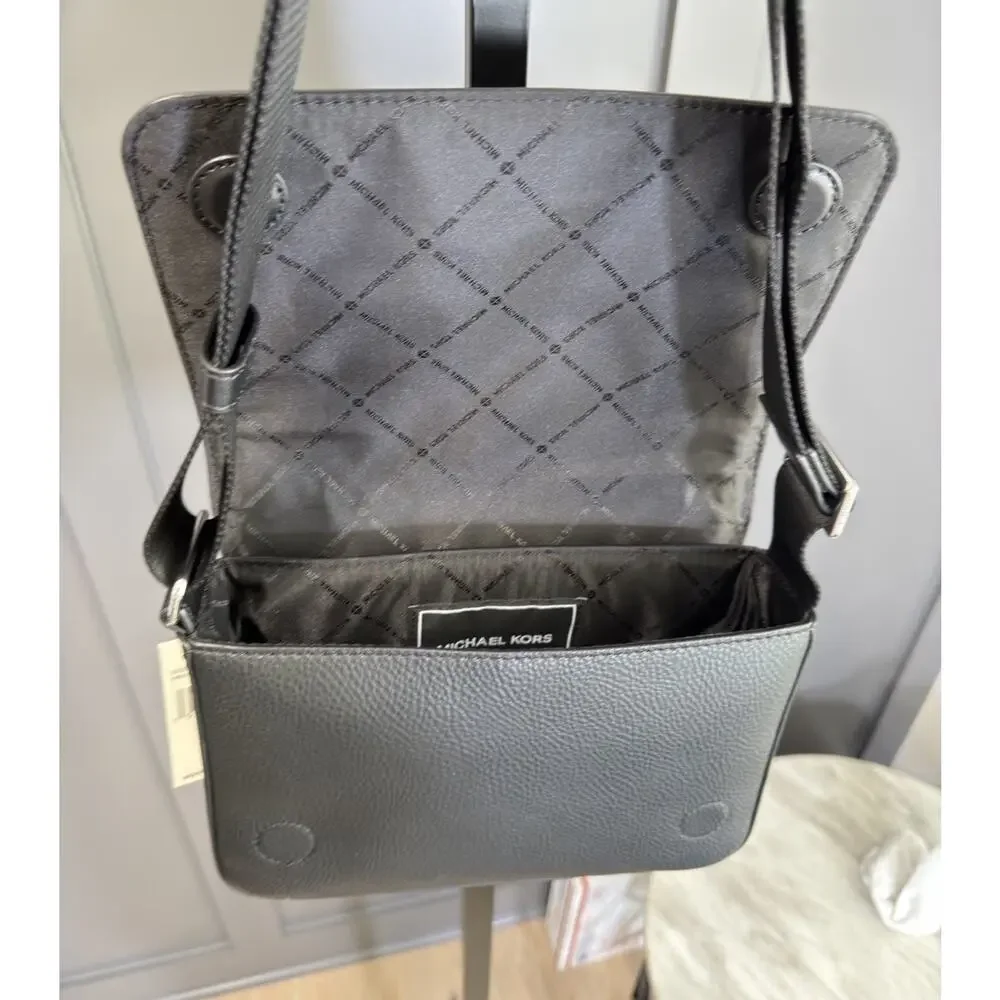 Michael Kors Black Crossbody Bag Magnetic Closure Inner Pockets Solid